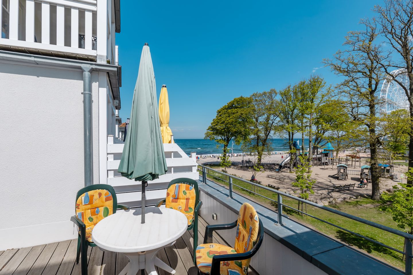 Meeresblick Meeresblick 206 Kühlungsborn - Balkon mit Gartenmöbeln