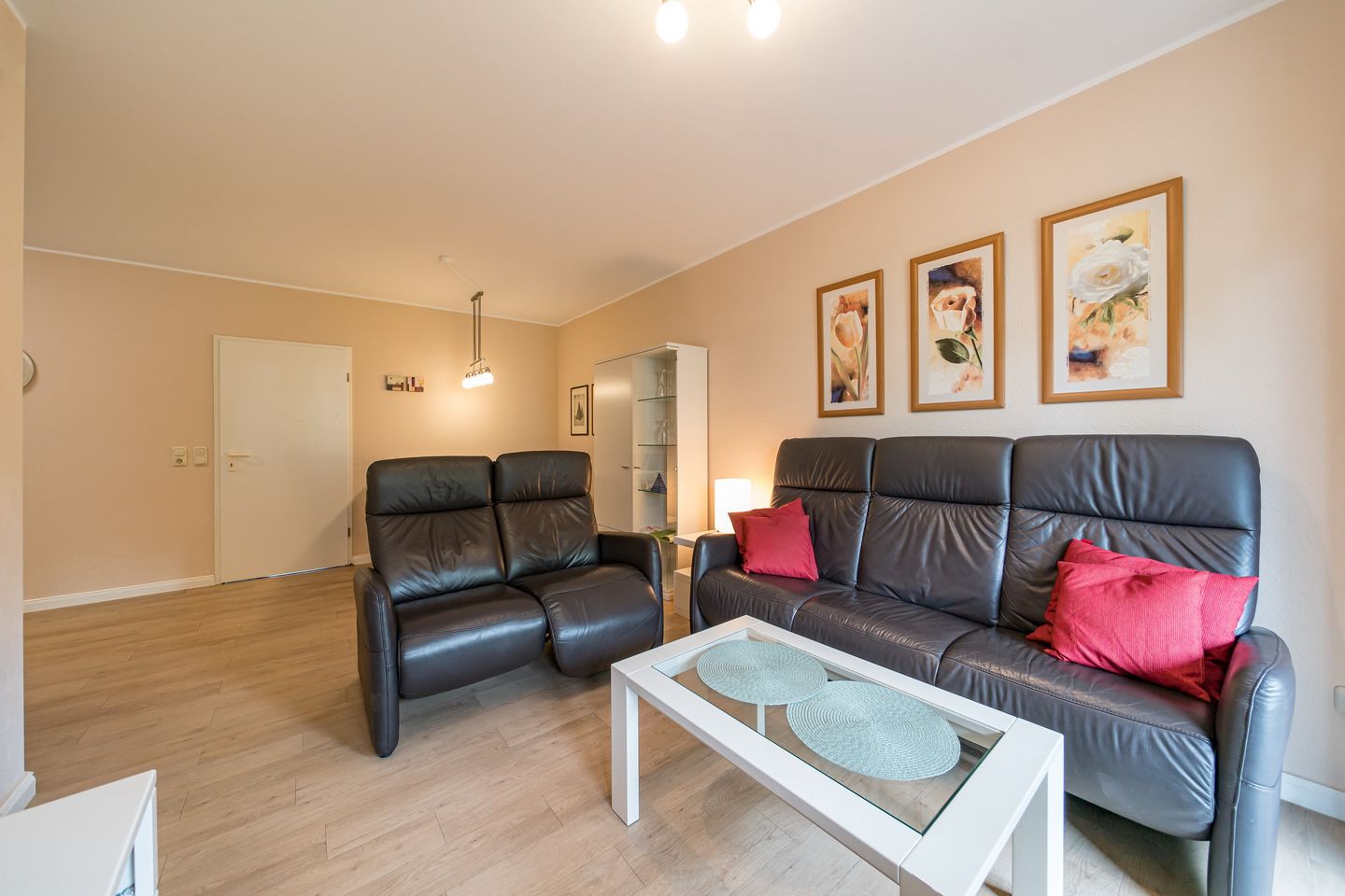 Haus Boje Haus Boje 3 Schillig - Wohn-Essbereich mit Couch