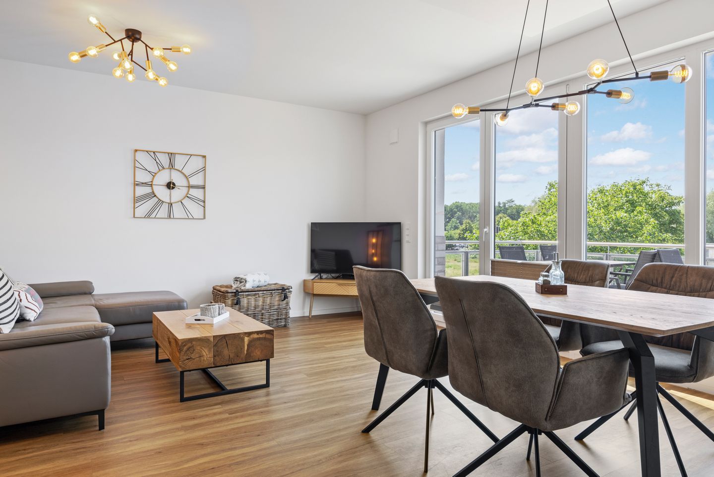 Weiße Villen Weiße Villen 1-09 Boltenhagen - Wohn-Essbereich mit Couch