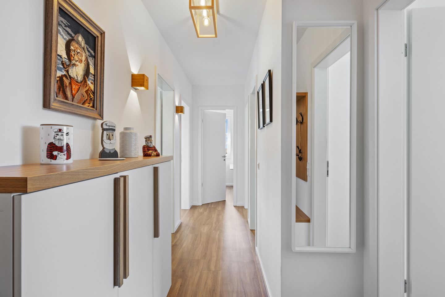 Weiße Villen Weiße Villen 1-09 Boltenhagen - Flur mit Spiegel