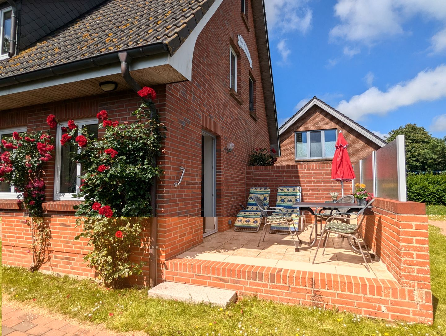 Haus Friesenglück Whg. Silbermöwe Alkersum - Terrasse