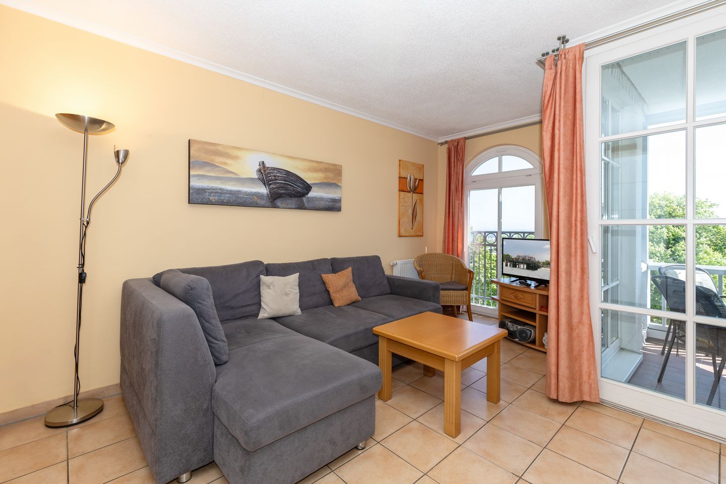 Apartmenthaus Atlantik Apartmenthaus Atlantik 318 Kühlungsborn - Wohn-Essbereich mit Couch