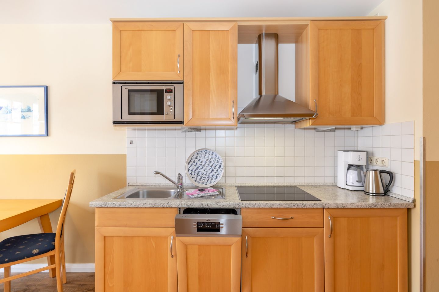 Meeresblick Meeresblick 219 Kühlungsborn - Küchenzeile mit Mikrowelle