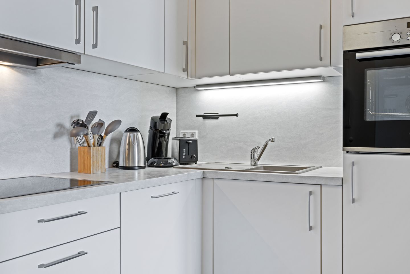 Ohlerich Speicher Ohlerich Speicher 4-22 Wismar - Küchenzeile mit Backofen