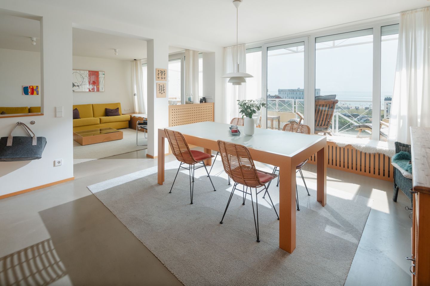  Poseidon am Weststrand Norderney - die insellotsen Norderney / Poseidon am Weststrand - Esstisch