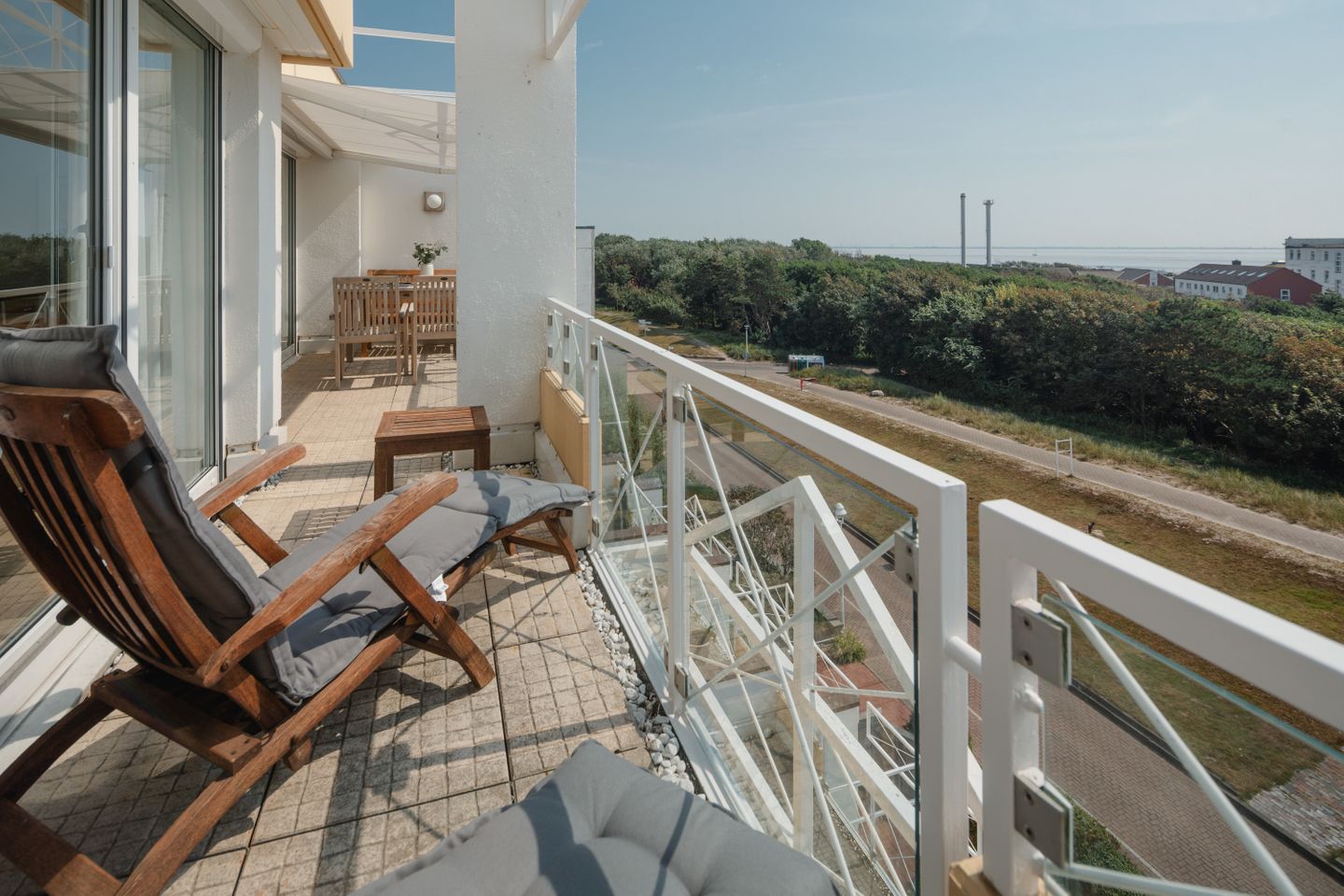  Poseidon am Weststrand Norderney - die insellotsen Norderney / Poseidon am Weststrand - Balkon mit Meerblick