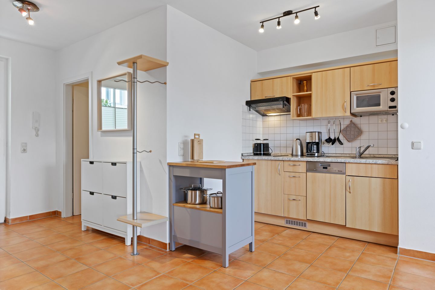 Meeresblick Meeresblick 501 Kühlungsborn - Küchenzeile mit Mikrowelle