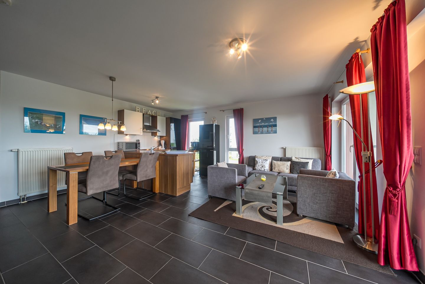 NordseeResort Friesland NordseeResort Friesland 51-2-N Schillig - Wohn-Essbereich mit Esstisch und Sitzgelegenheit