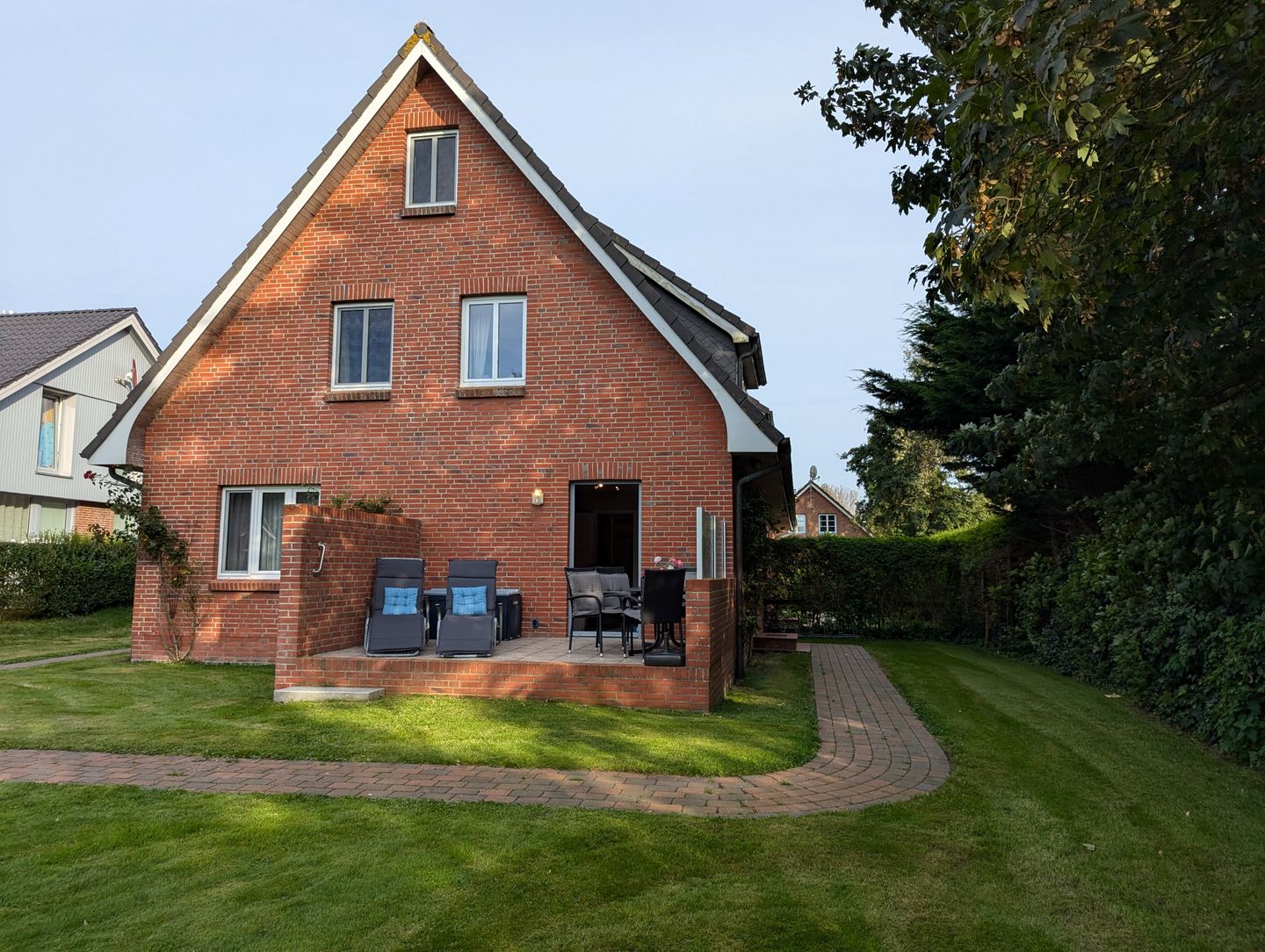 Haus Friesenglück Whg. Seepferdchen Alkersum - Fassade / Eingang