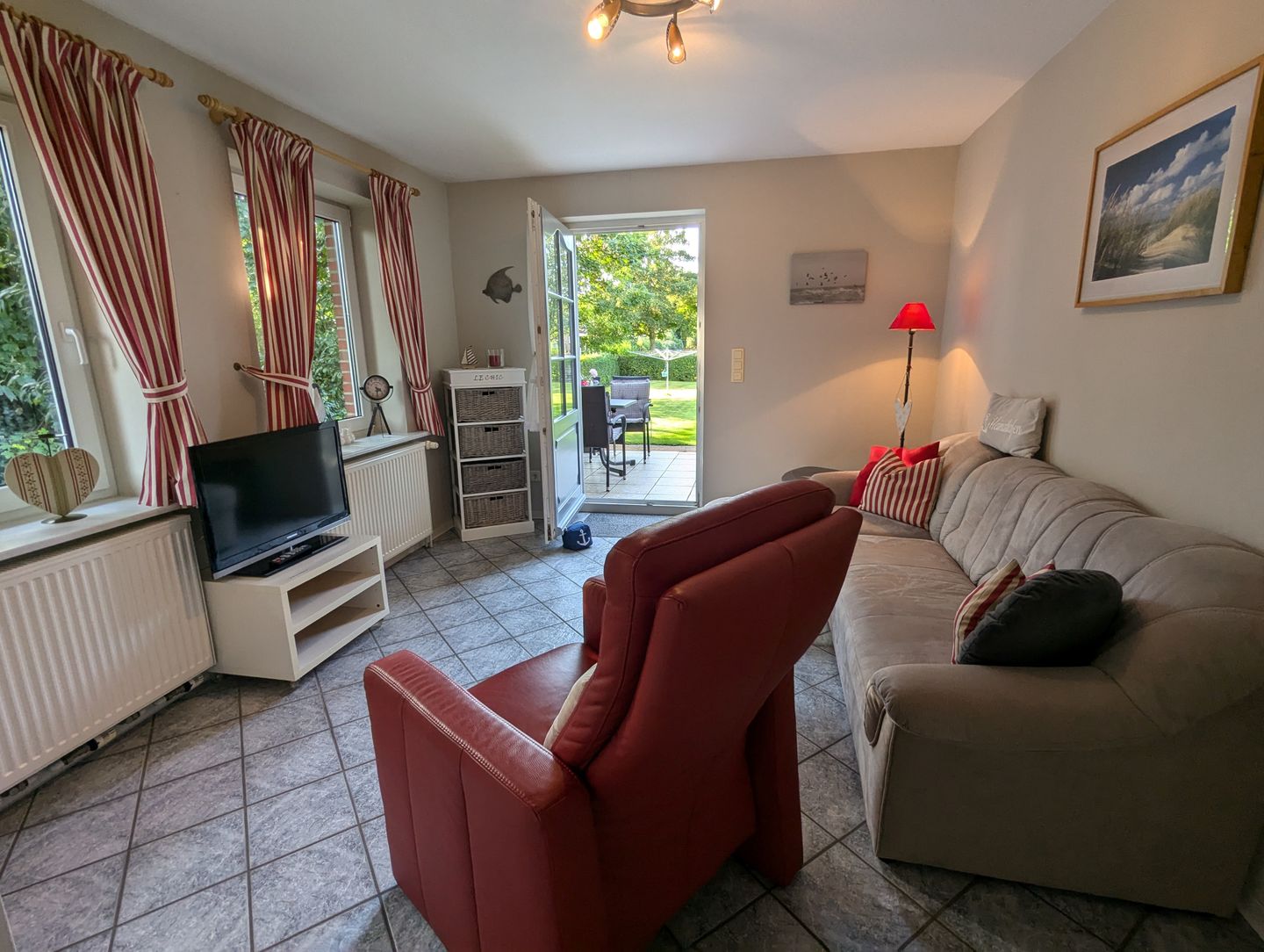 Haus Friesenglück Whg. Seepferdchen Alkersum - Wohnzimmer