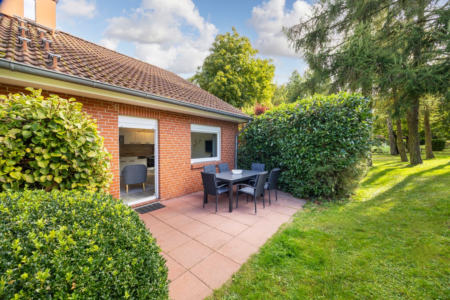 Urlauberdorf Urlauberdorf 42a Boltenhagen - Terrasse mit Gartenmöbeln