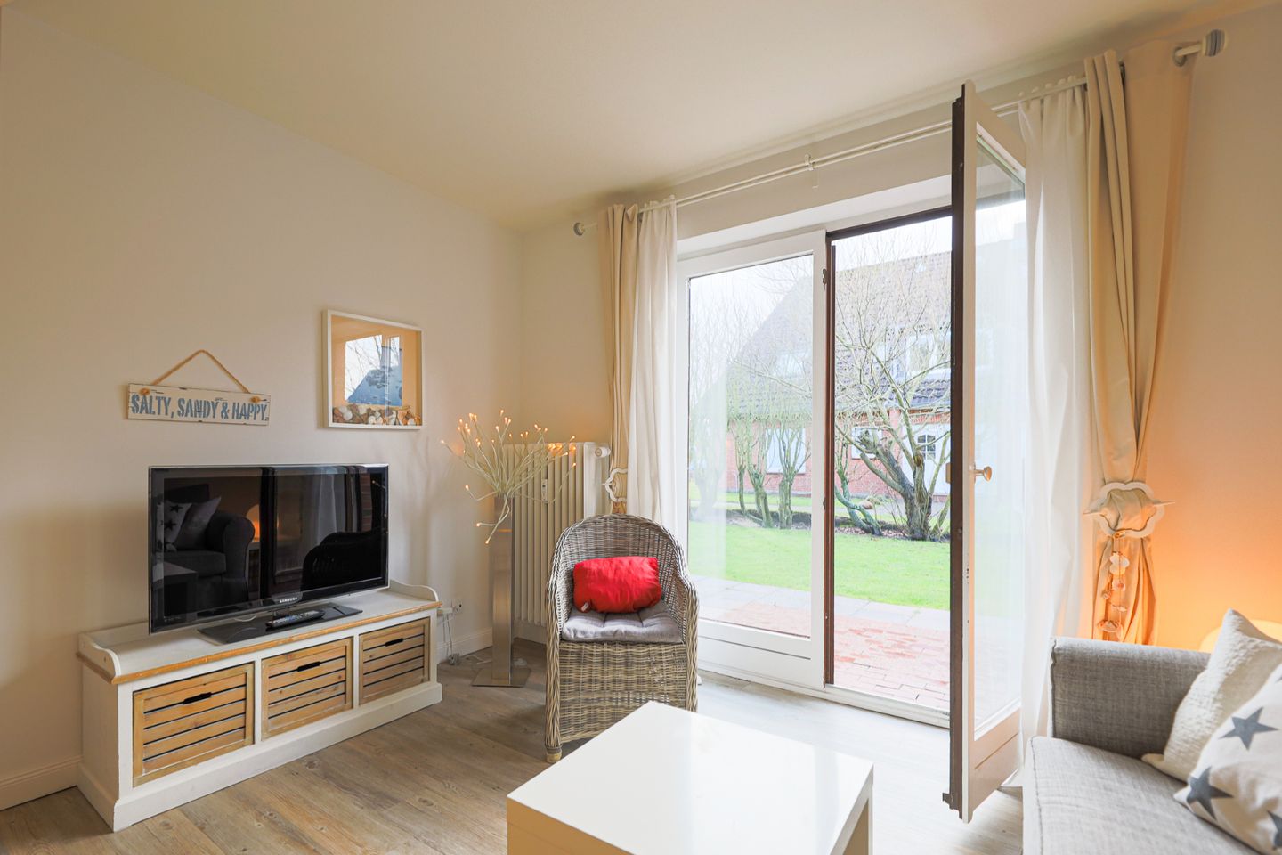 Seesternchen - Westerlandstr. 16, App. 3 Wenningstedt - Wohnzimmer