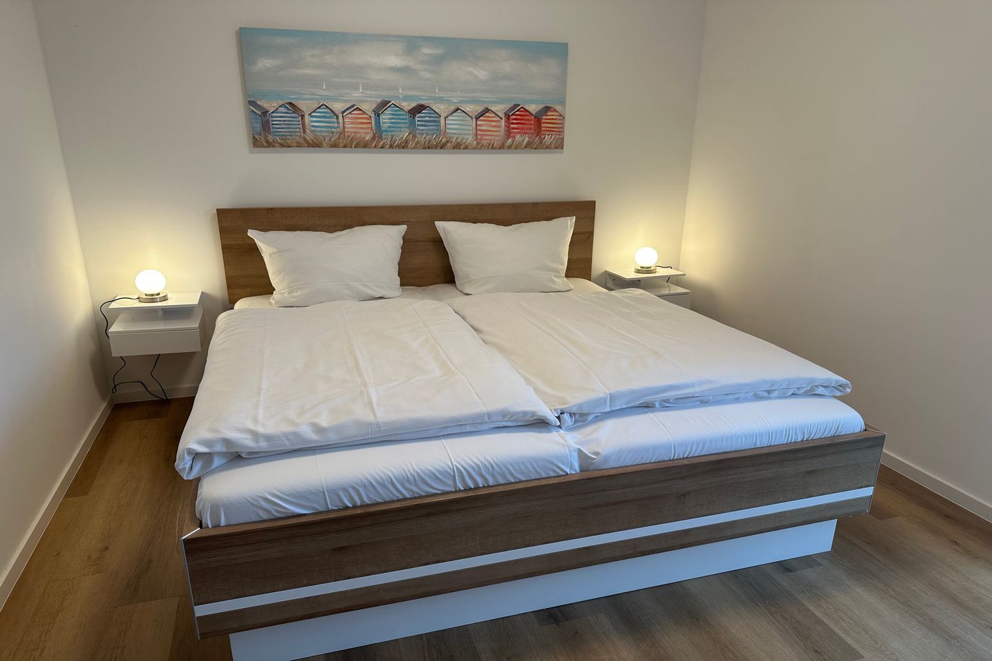 NordseeResort Friesland Nordseeresort Friesland 50-3-m Schillig - Schlafzimmer mit Doppelbett
