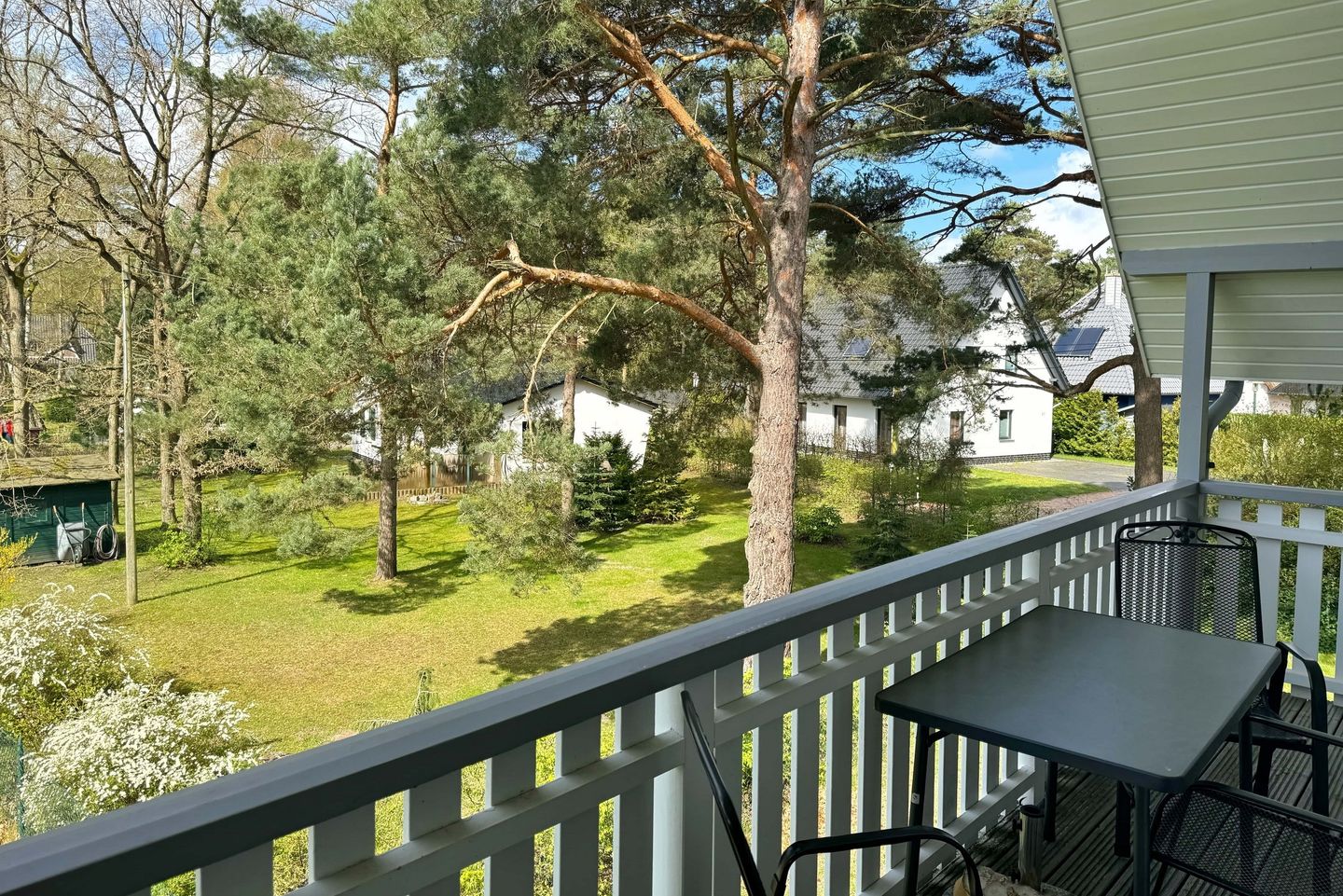 Ostseepark Rügen Ostseepark Rügen 17 Rügen - Balkon mit Gartenmöbeln