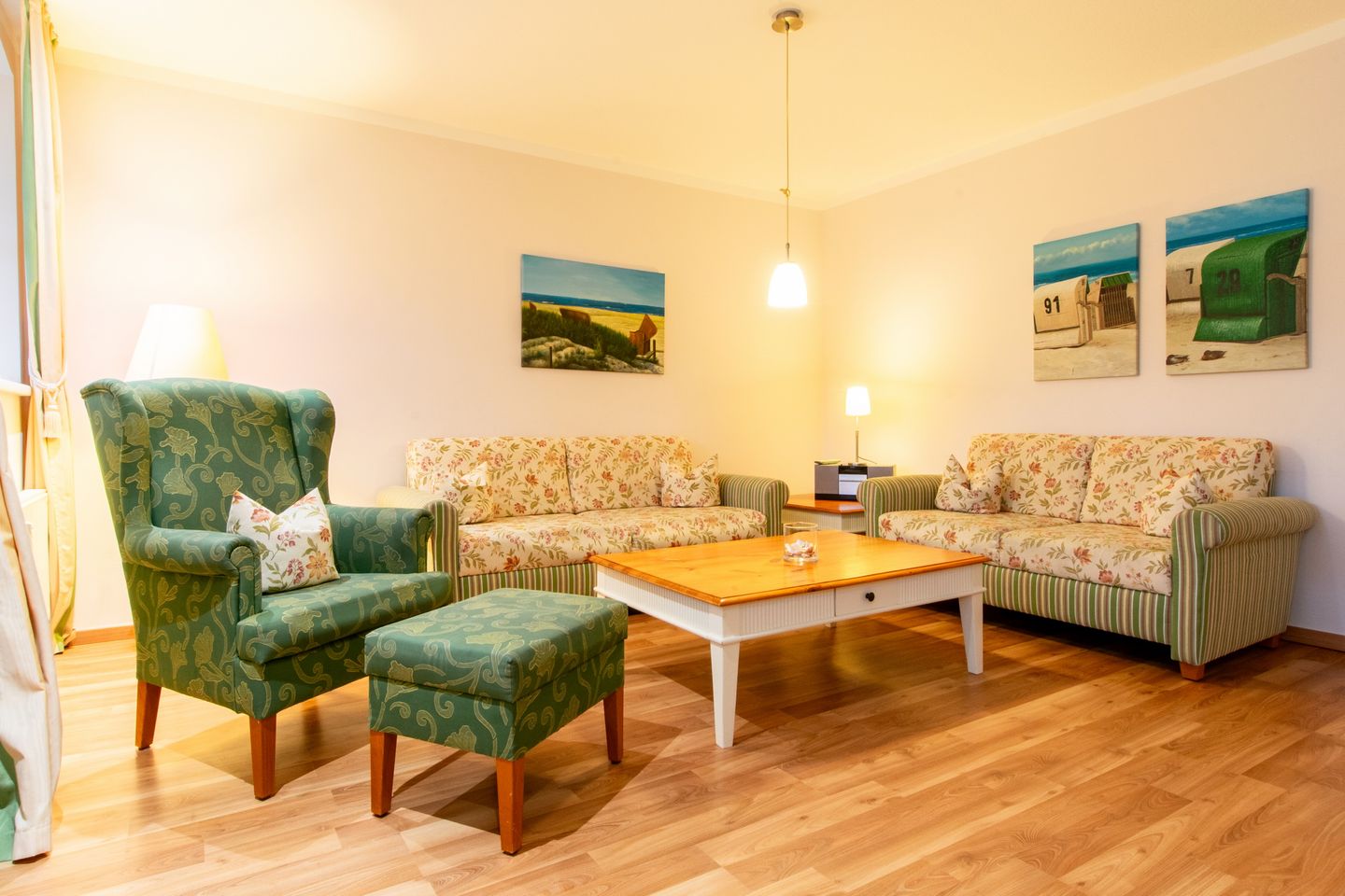 Strand-Park Strand-Park V01 Usedom - Wohn-Essbereich mit Couch