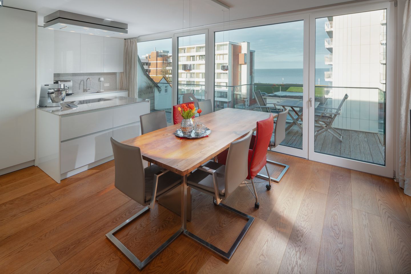  Meerblick-Penthouse "Sonnenseite" in der Villa van Halem Norderney - die insellotsen Norderney / Sonnenseite - Esstisch