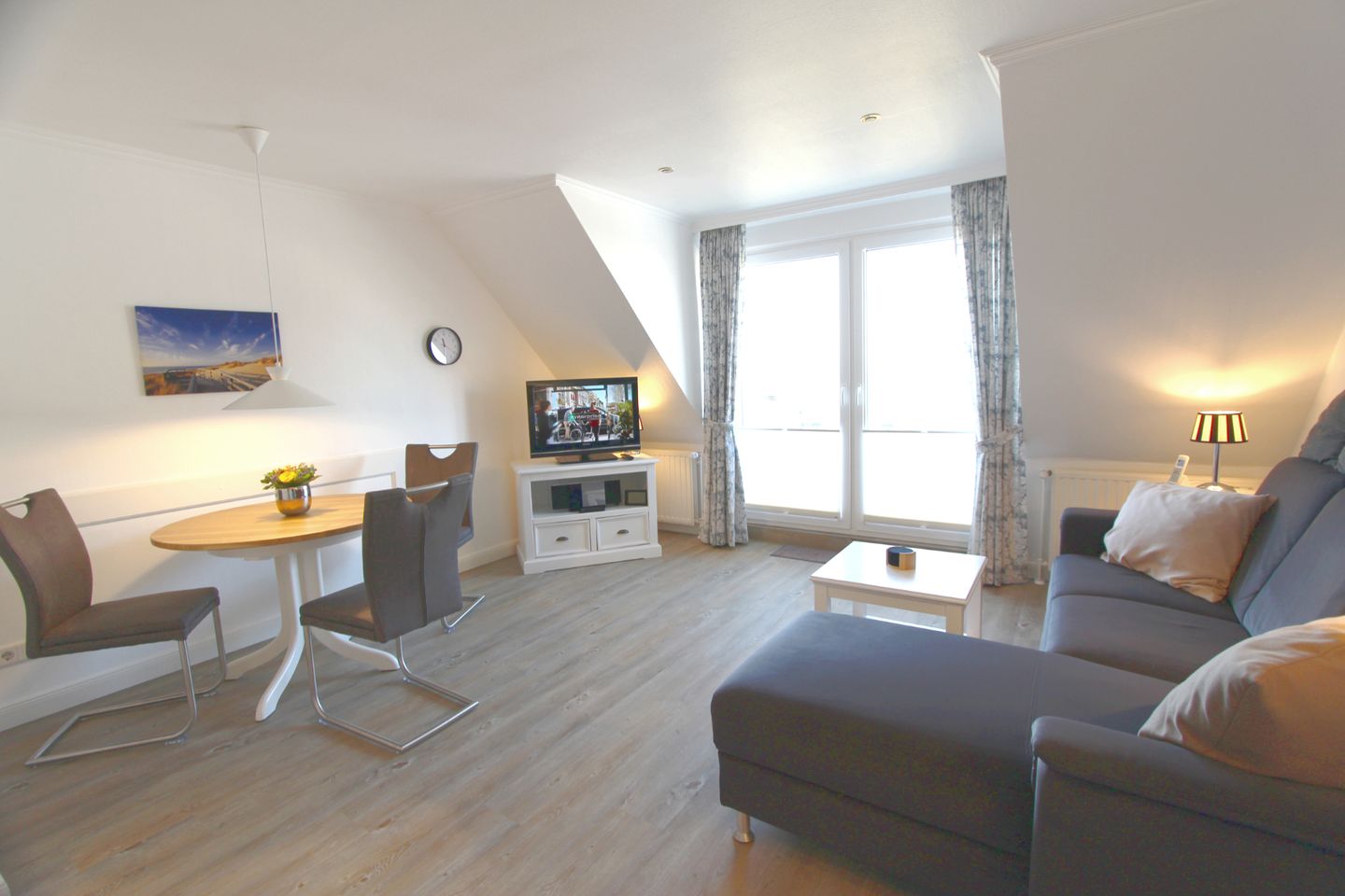 Trutz blanker Hans  - Dünenstr. 19, App. 12 Wenningstedt - Wohnzimmer