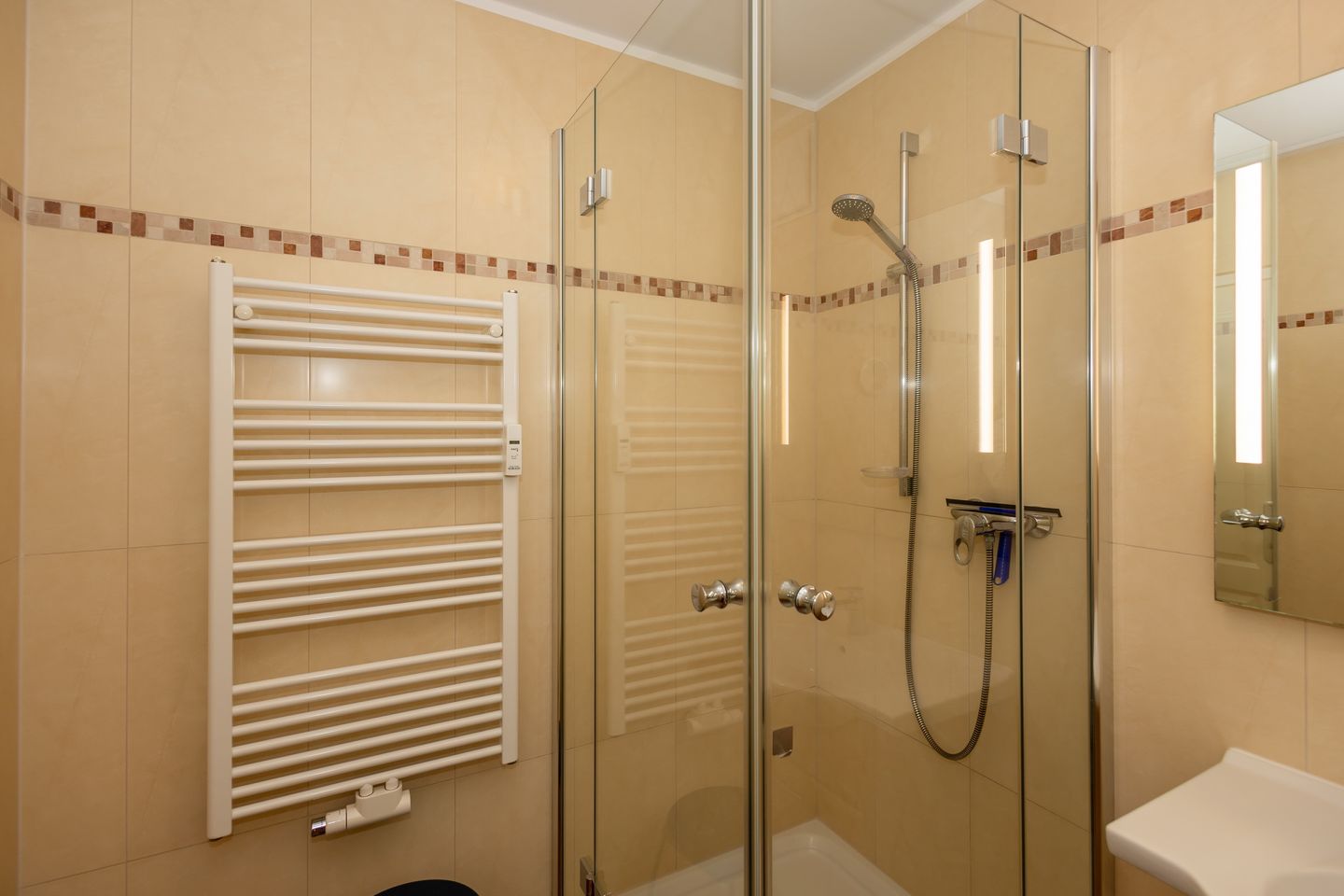 Urlaubsräume am Meer Urlaubsräume am Meer 1-11 Kühlungsborn - Badezimmer mit Dusche