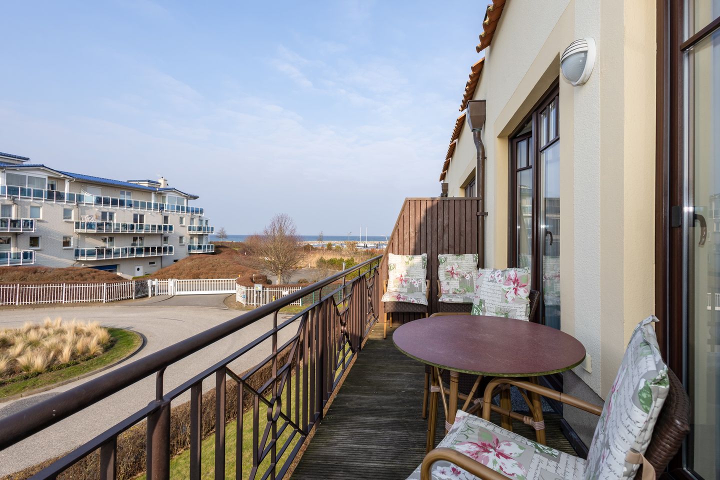 Urlaubsräume am Meer Urlaubsräume am Meer 1-11 Kühlungsborn - Balkon mit Gartenmöbeln