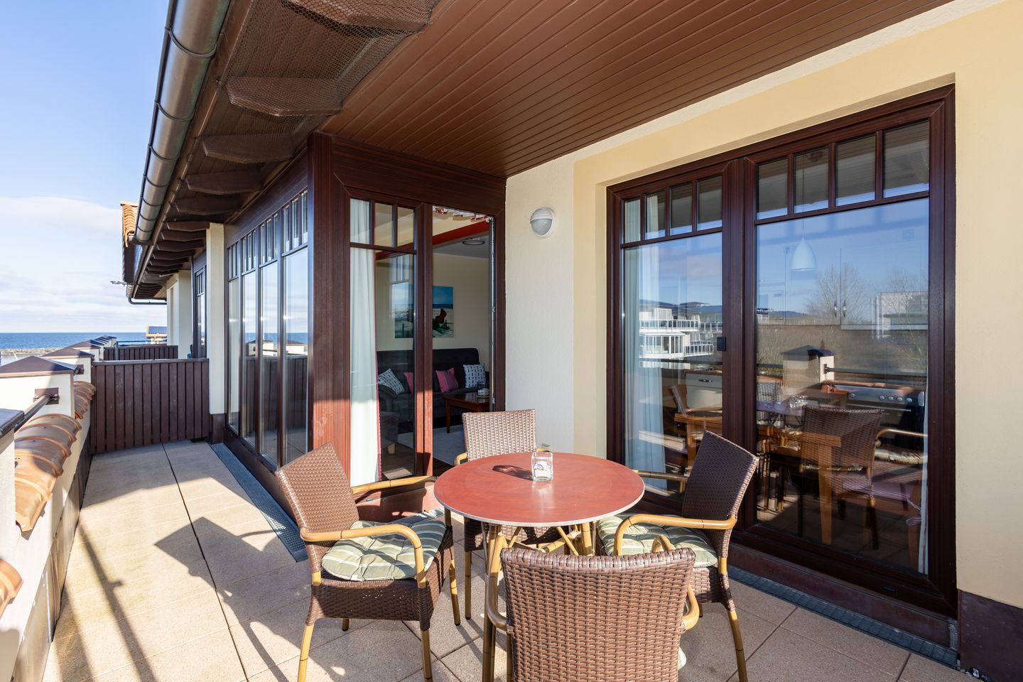 Urlaubsräume am Meer Urlaubsräume am Meer 1-18 Kühlungsborn - Balkon mit Gartenmöbeln