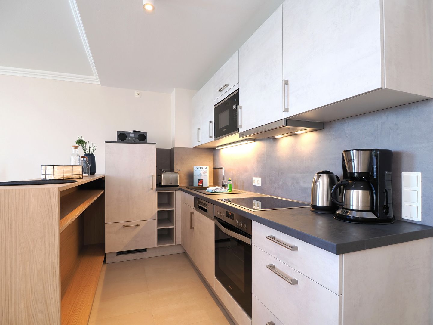 Seehof Seehof 121 Usedom - Küchenzeile mit Mikrowelle