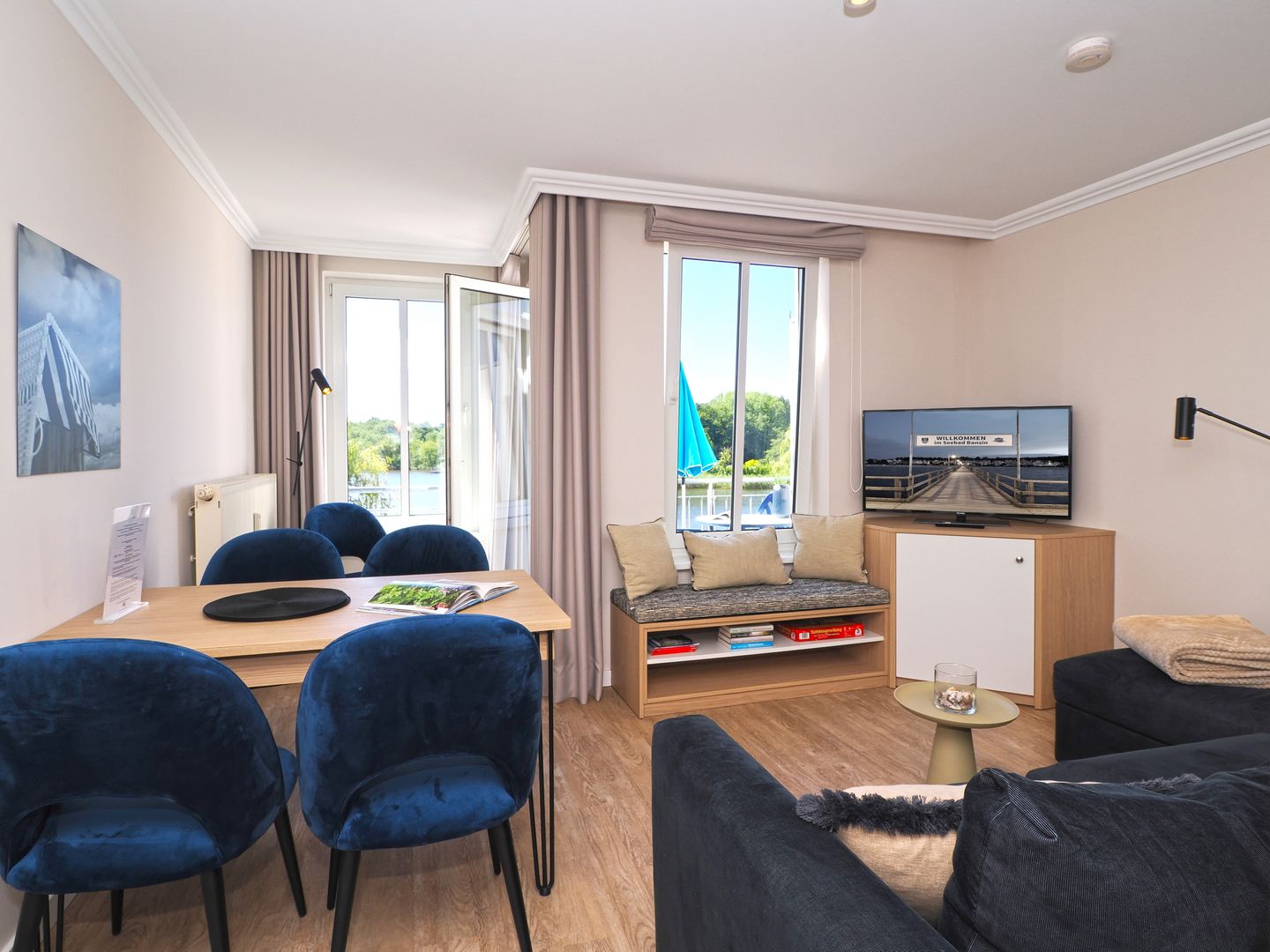 Seehof Seehof 121 Usedom - Wohn-Essbereich mit Zugang zum Balkon