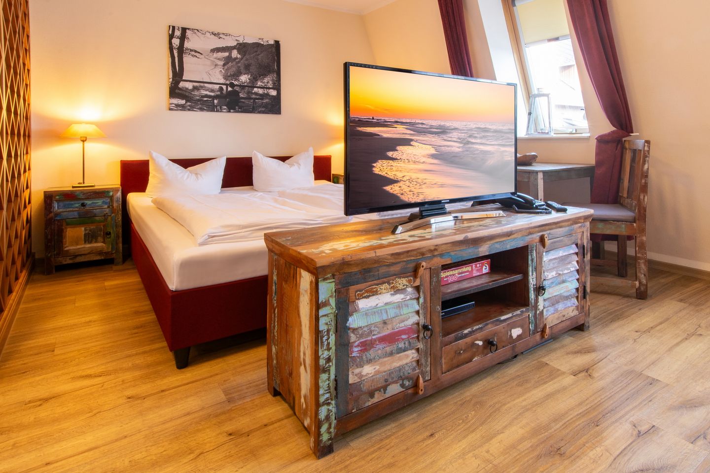 Seehof Seehof 233 Usedom - Schlafzimmer mit Doppelbett und Flatscreen TV - gbmv0-01 - Großenbrode