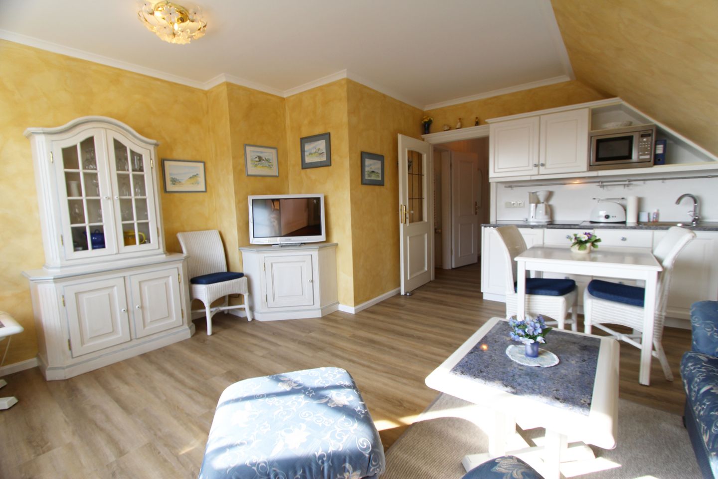 Dünenblick III - Dünenstr. 7, App. 5 Wenningstedt - Wohnzimmer