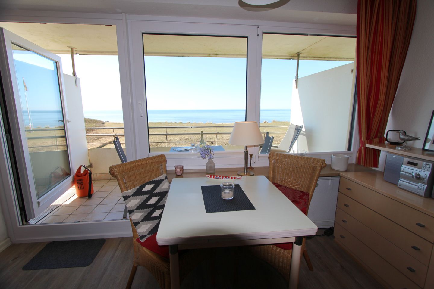 Dünenhof zum Kronprinzen- Seestr. 18, App. 56 Wenningstedt - Wohnzimmer