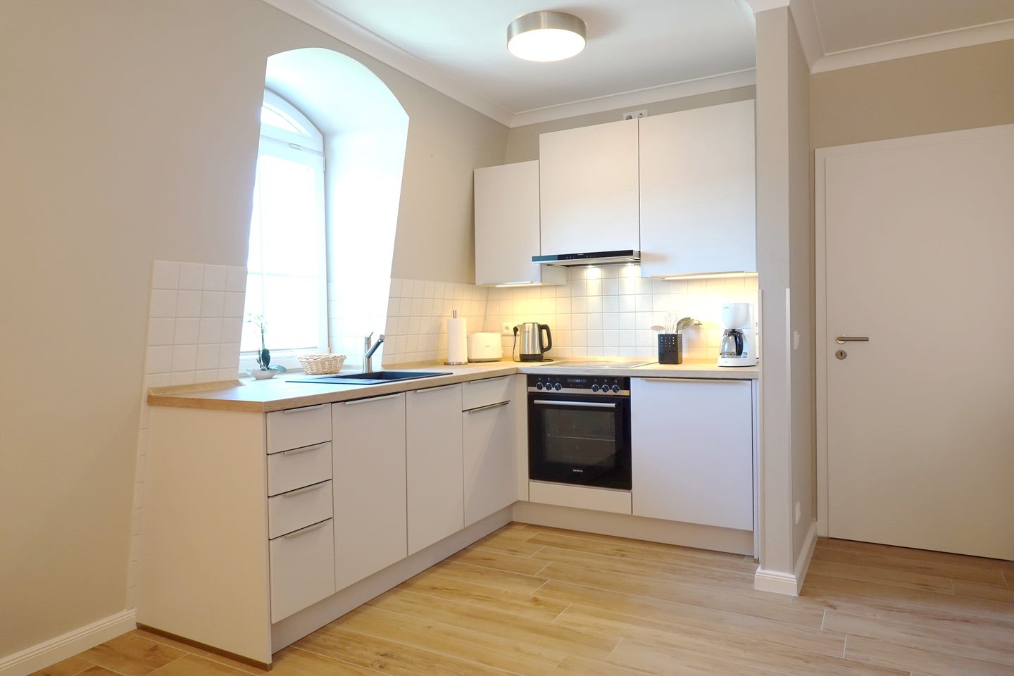 Apartment-Residenz Ostseestrand Apartment-Residenz Ostseestrand 33 Kühlungsborn - Küchenzeile mit Backofen