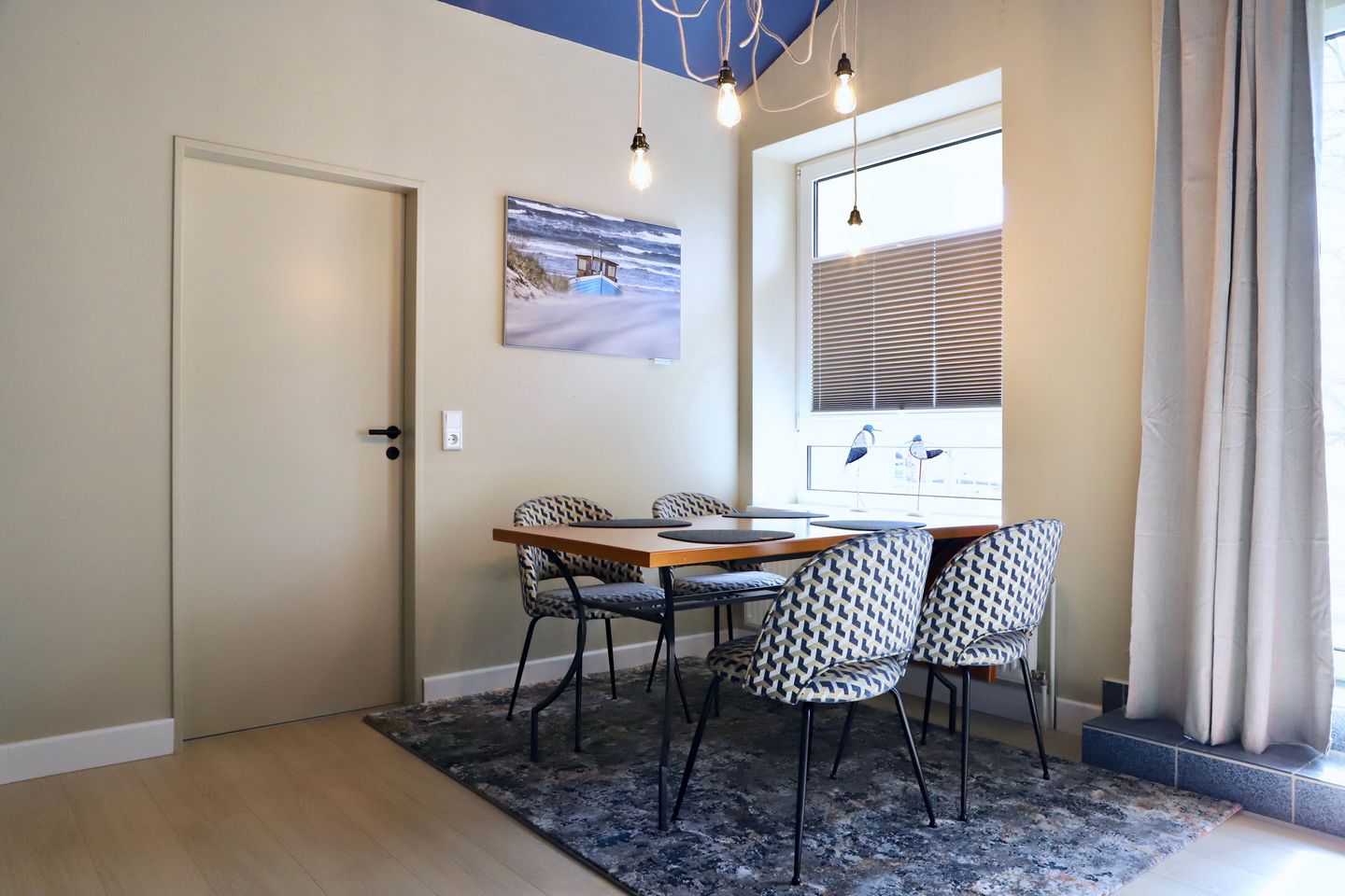 Strand-Park Strand-Park 333 Usedom - Wohn-Essbereich mit Esstisch und Sitzgelegenheit