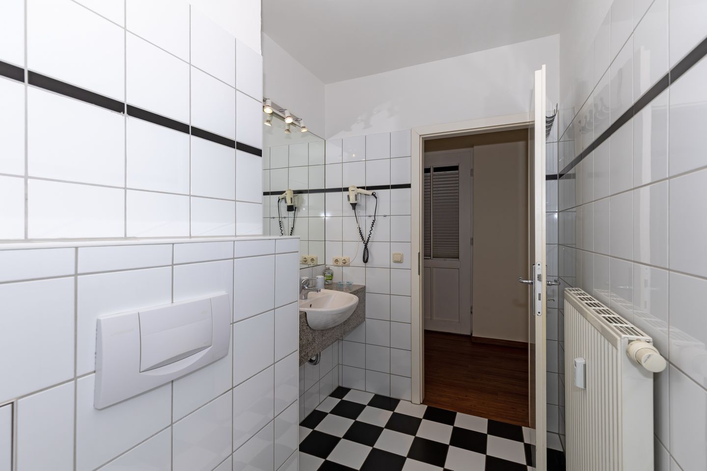 Meeresblick Meeresblick 223 Kühlungsborn - Badezimmer mit Waschtisch