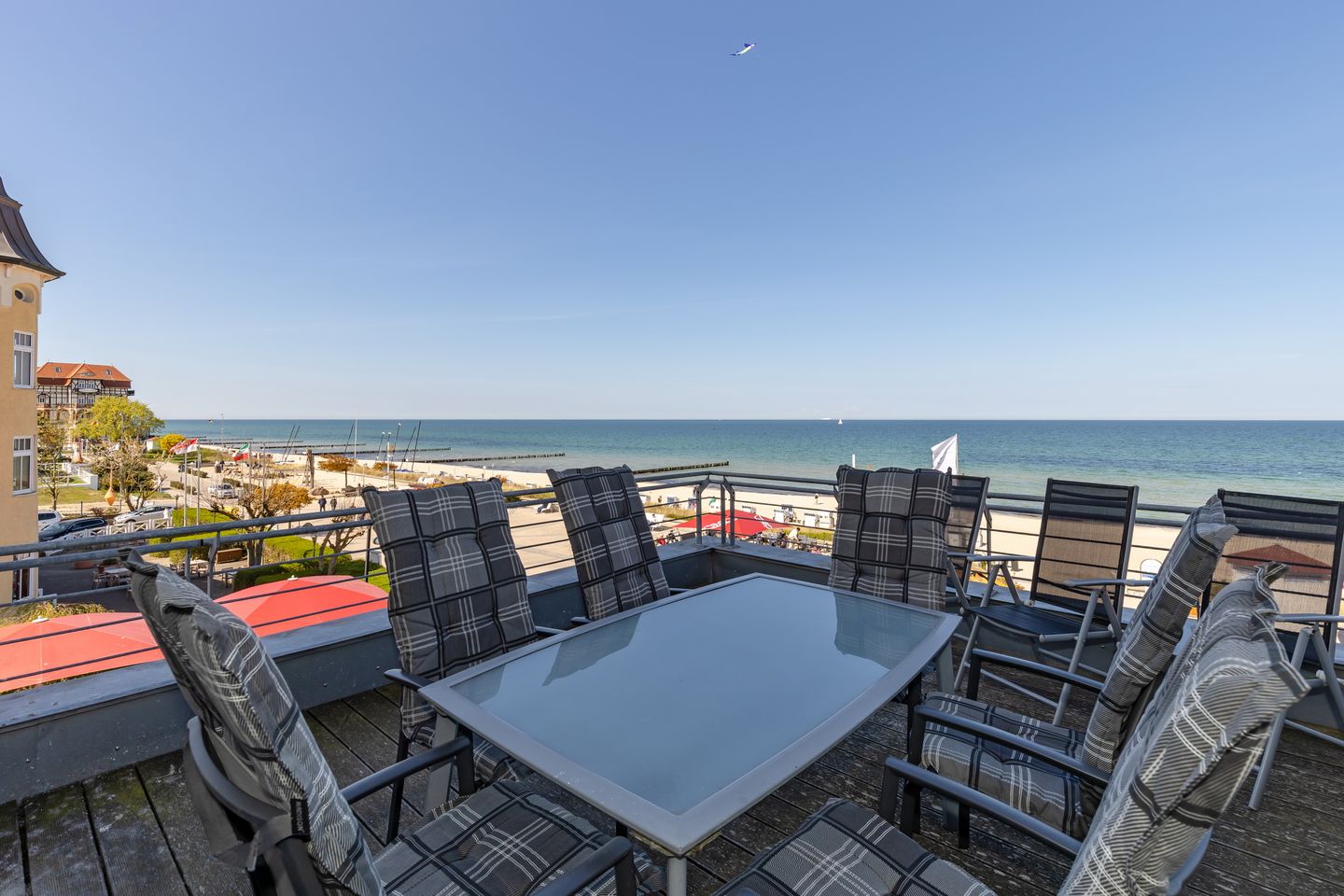 Meeresblick Meeresblick 223 Kühlungsborn - Balkon mit Gartenmöbeln