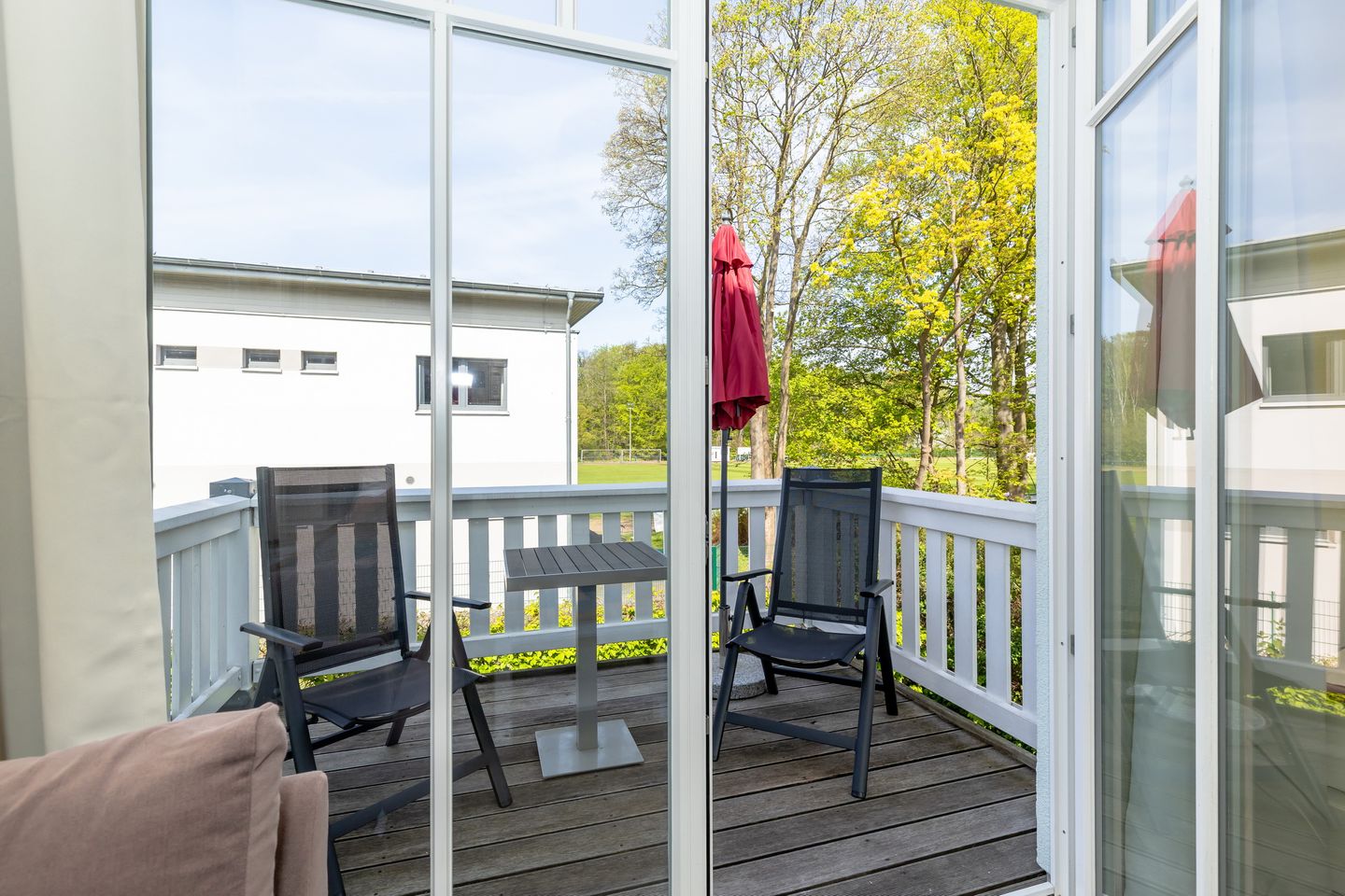 Strandstraße 32 Strandstraße 32-49 Kühlungsborn - Balkon mit Gartenmöbeln