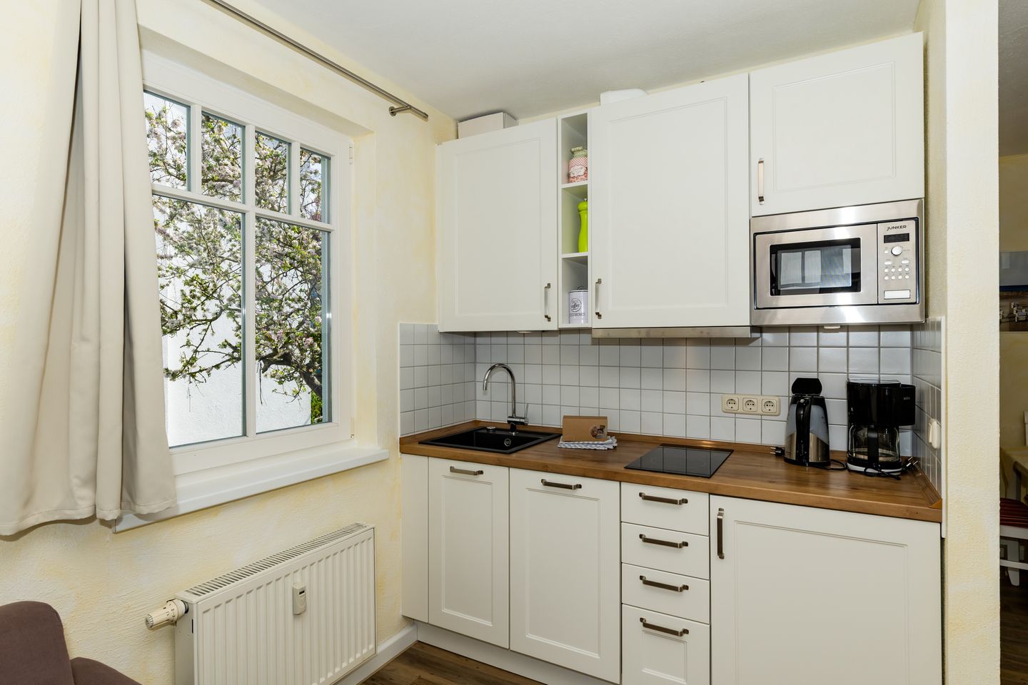 Strandstraße 32 Strandstraße 32-49 Kühlungsborn - Küchenzeile mit Geschirrspüler