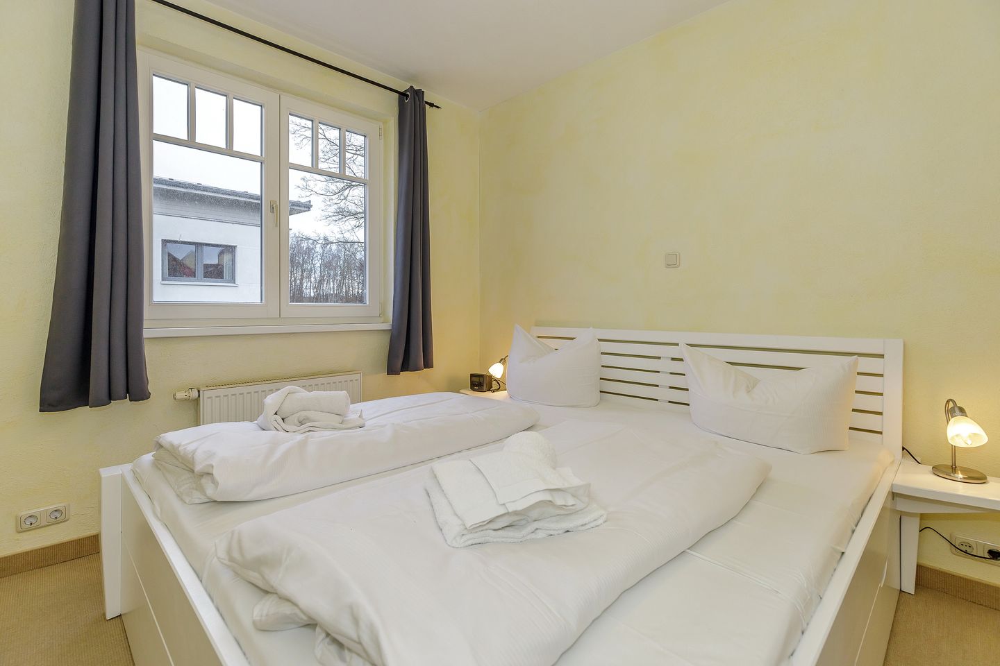 Strandstraße 32 Strandstraße 32-49 Kühlungsborn - Schlafzimmer mit Doppelbett