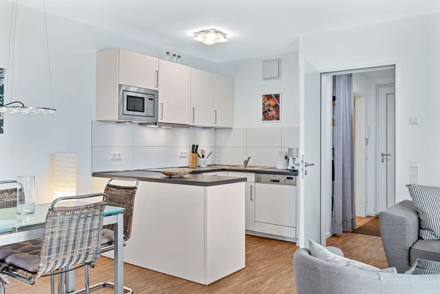 DünenResort Binz DünenResort Binz 114 Rügen - Wohn-Essbereich mit Küchenzeile