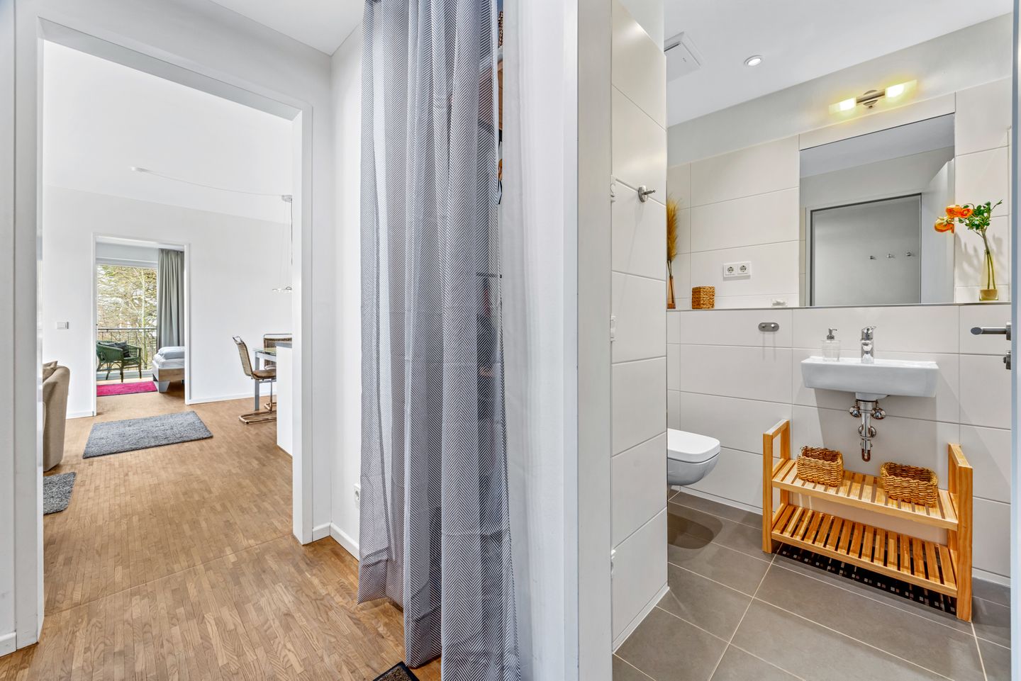 DünenResort Binz DünenResort Binz 114 Rügen - Flur mit Blick zum Badezimmer