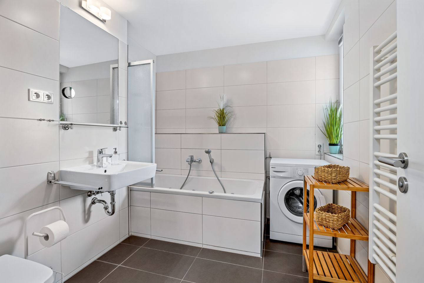 DünenResort Binz DünenResort Binz 114 Rügen - Badezimmer mit Badewanne