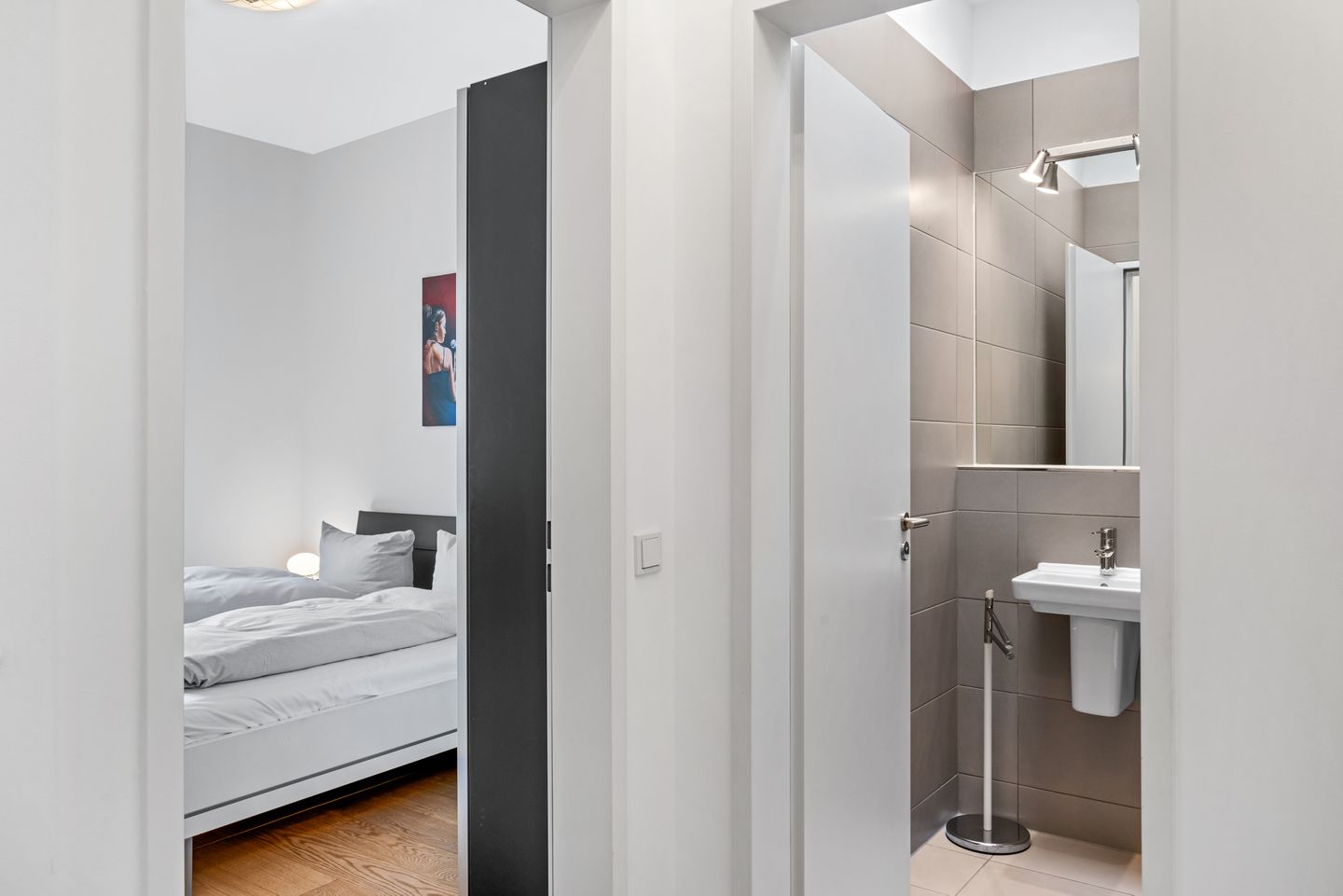 DünenResort Binz DünenResort Binz 435 Rügen - Flur mit Blick zum Schlafzimmer