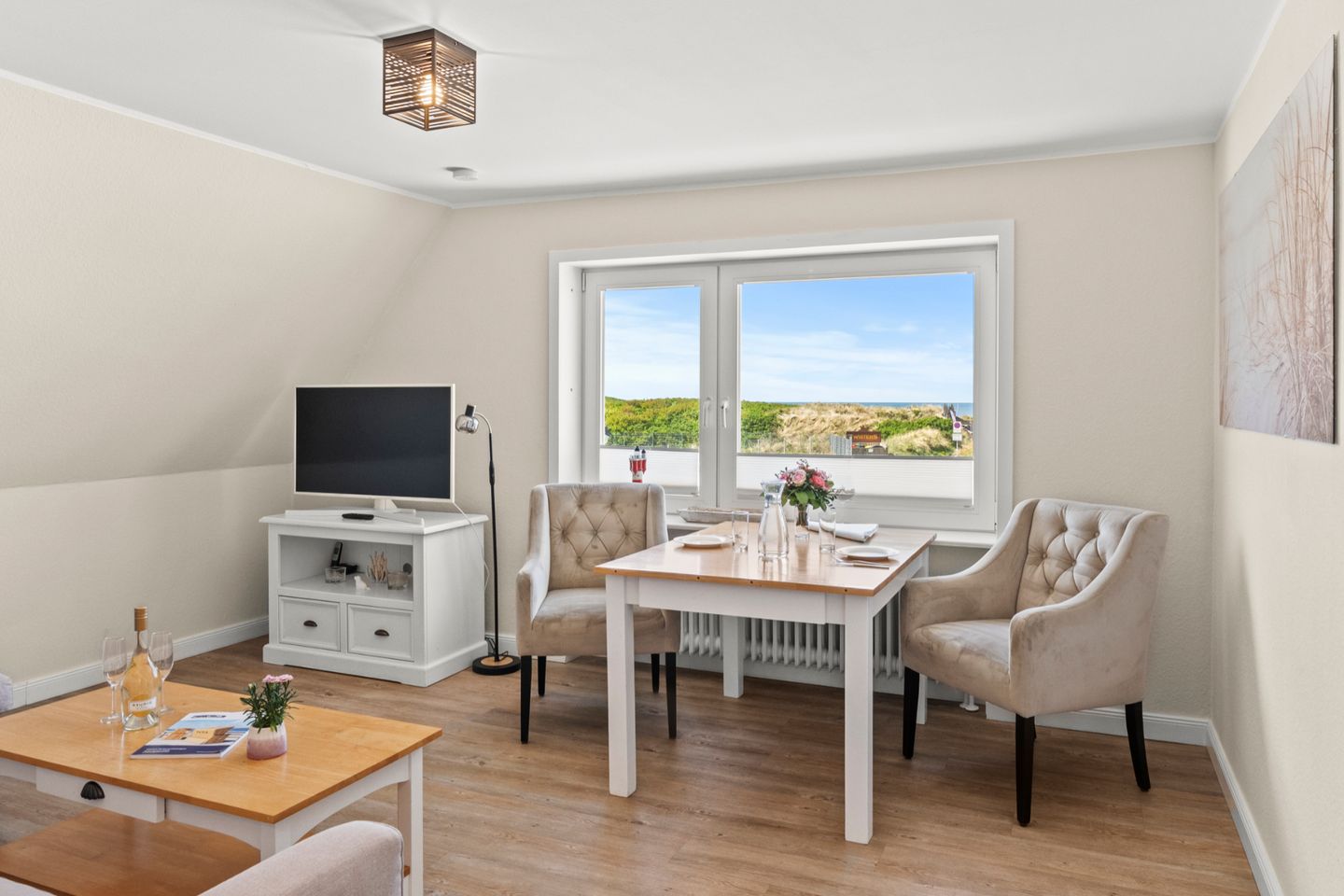 Steinburg   - Dünenstr. 6, App. 5 Wenningstedt - Wohnzimmer