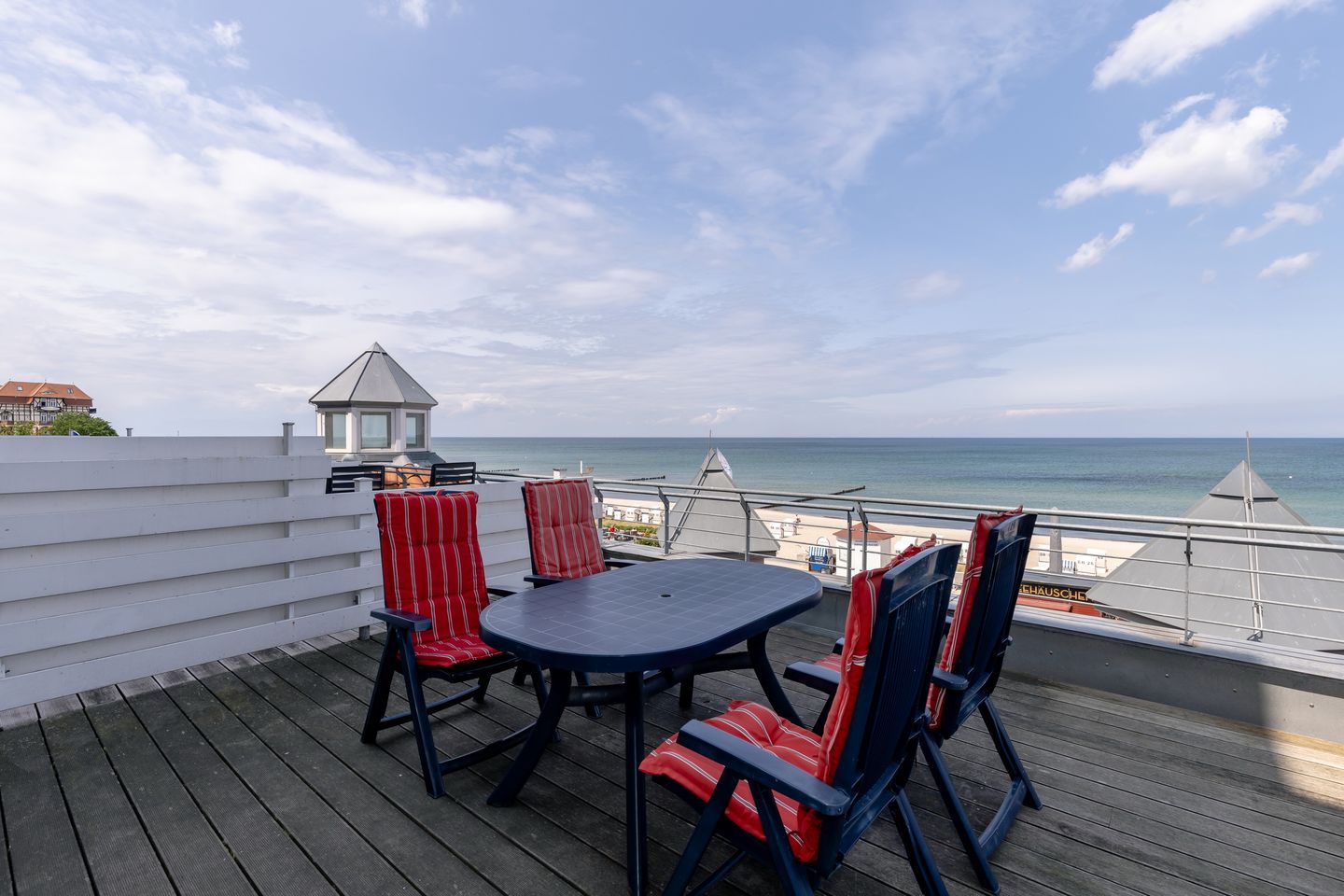 Meeresblick Meeresblick 226 Kühlungsborn - Balkon mit Gartenmöbeln