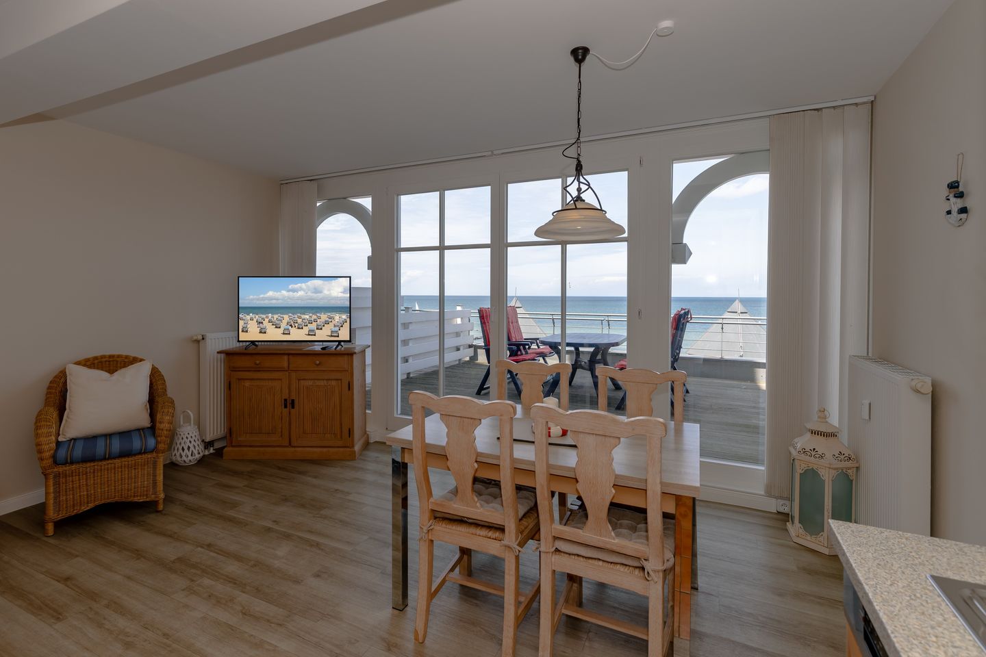 Meeresblick Meeresblick 226 Kühlungsborn - Wohn-Essbereich mit Esstisch