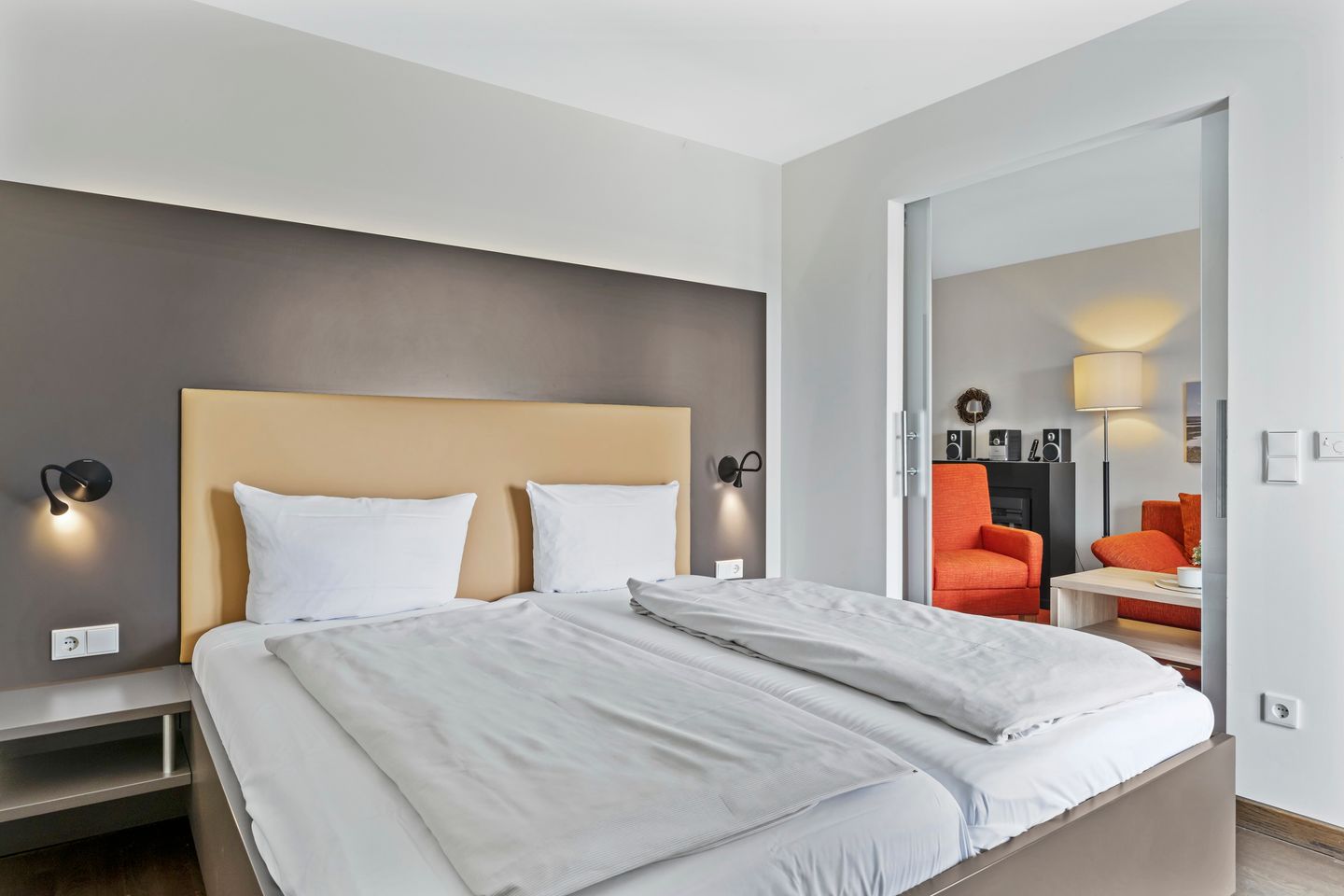 Resort Deichgraf Resort Deichgraf 27-10 Wremen - Schlafzimmer mit Doppelbett