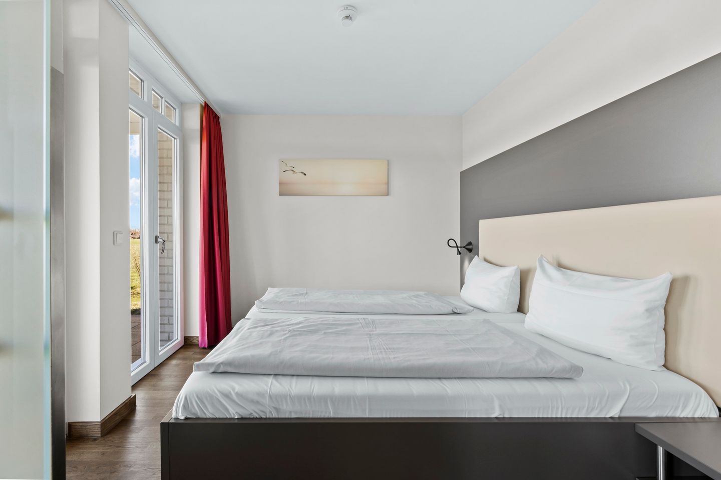 Resort Deichgraf Resort Deichgraf 31-03 Wremen - Schlafzimmer mit Doppelbett