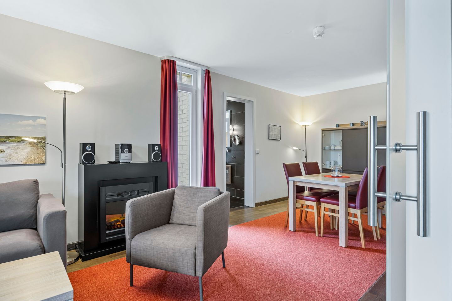 Resort Deichgraf Resort Deichgraf 31-05 Wremen - Ess-Wohnbereich mit Esstisch und Sitzgelegenheit