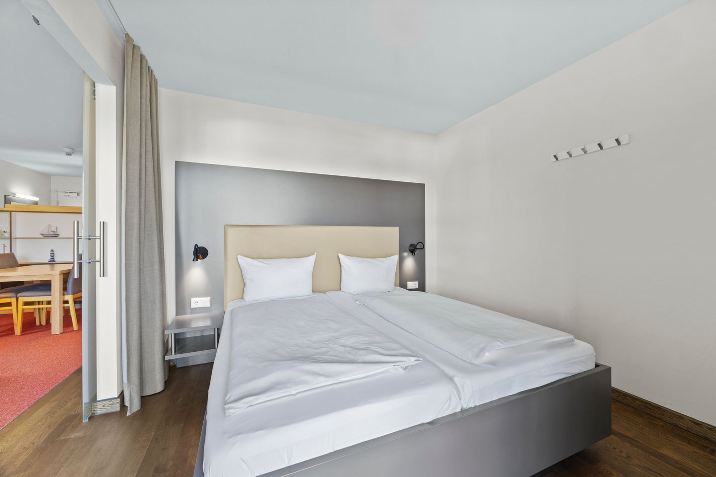 Resort Deichgraf Resort Deichgraf 31-06 Wremen - Schlafzimmer mit Doppelbett