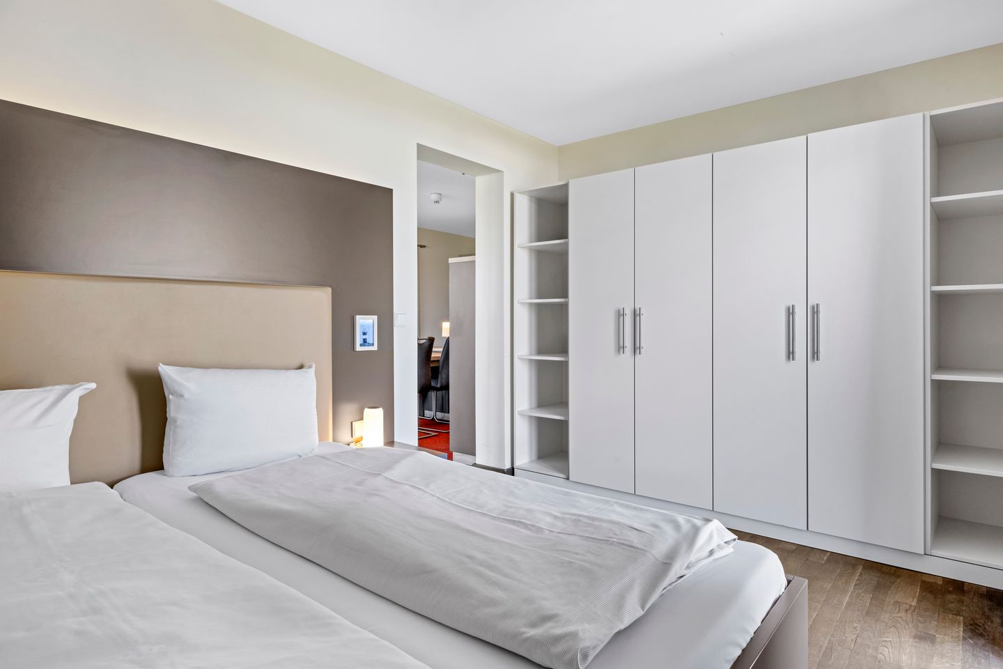 Resort Deichgraf Resort Deichgraf 31-08 Wremen - Schlafzimmer mit Kleiderschrank