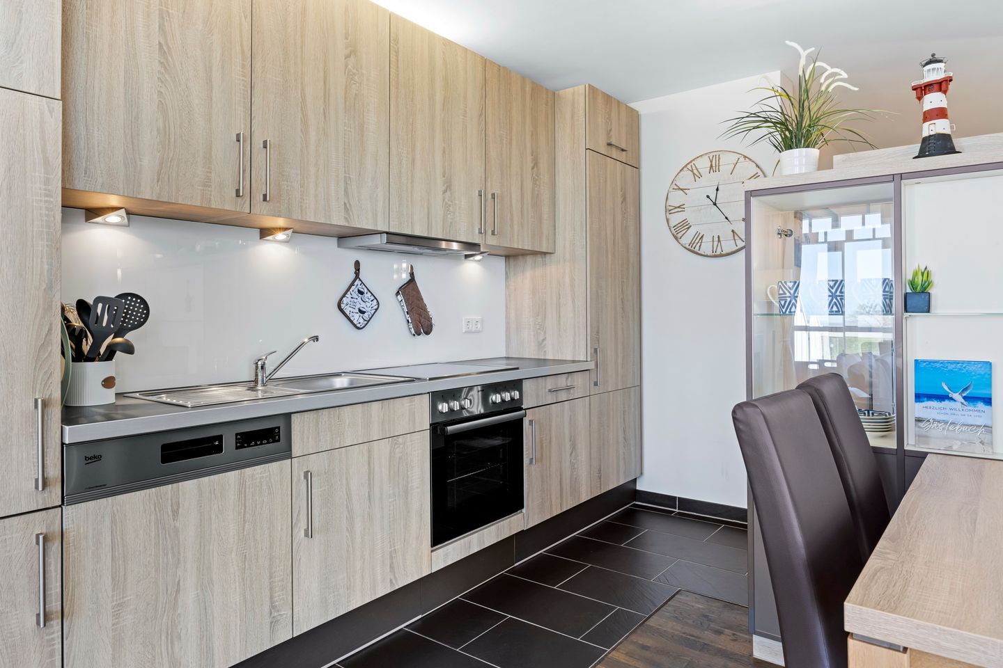 Resort Deichgraf Resort Deichgraf 31-21 Wremen - Küchenzeile mit Backofen