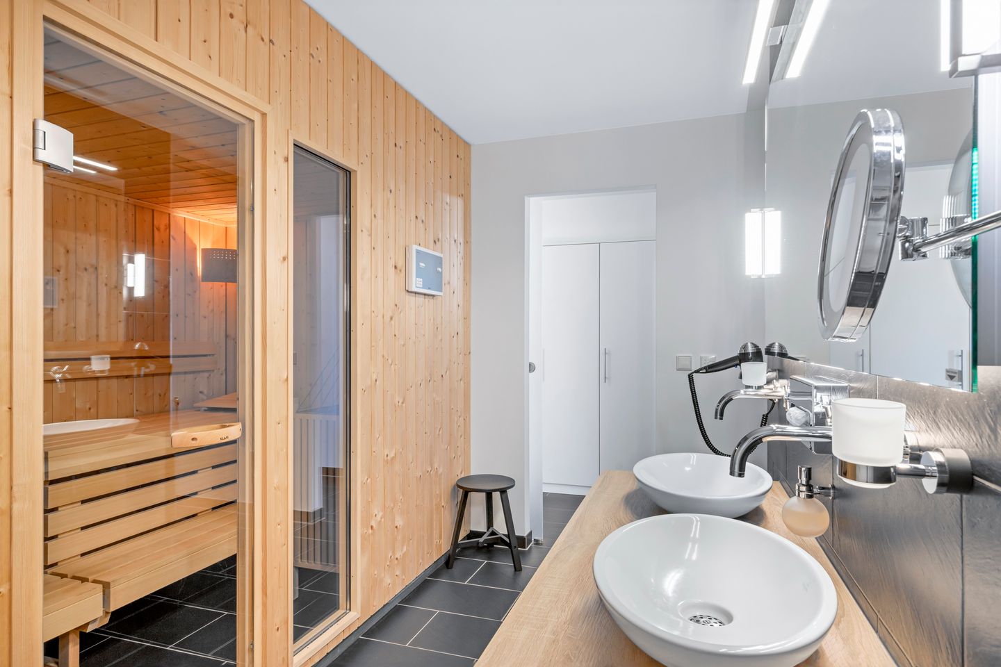 Resort Deichgraf Resort Deichgraf 31-21 Wremen - Badezimmer mit Saunabereich